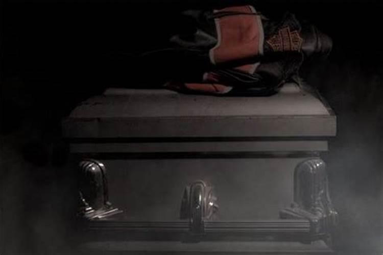 梦到死人和棺材是什么意思