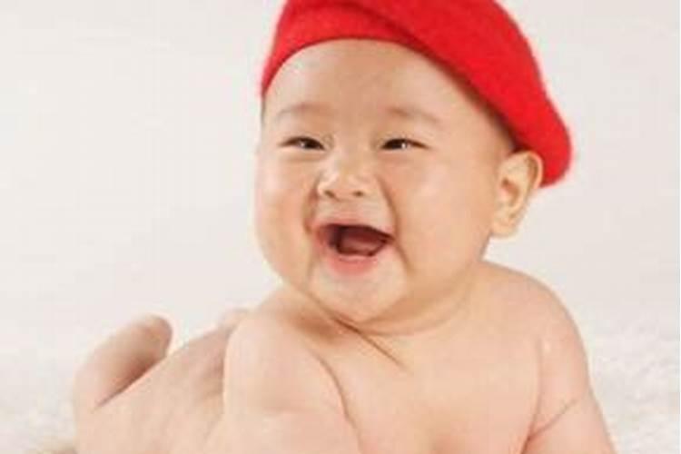 梦见男婴儿对自己笑是什么意思