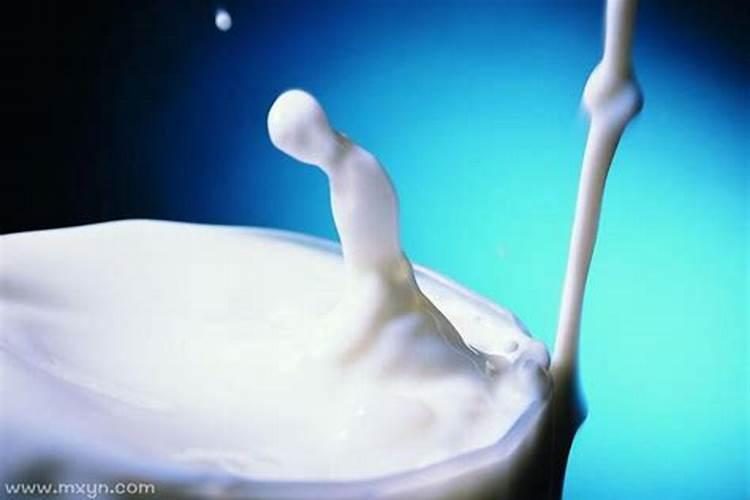 梦见喝牛奶是什么预兆