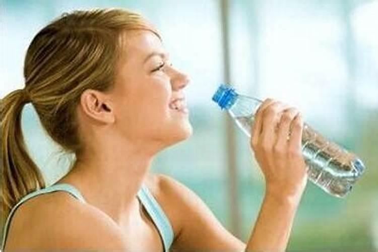 梦见喝瓶装水是什么意思