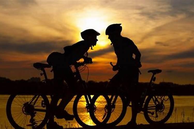 梦到和别人一起骑自行车是什么意思