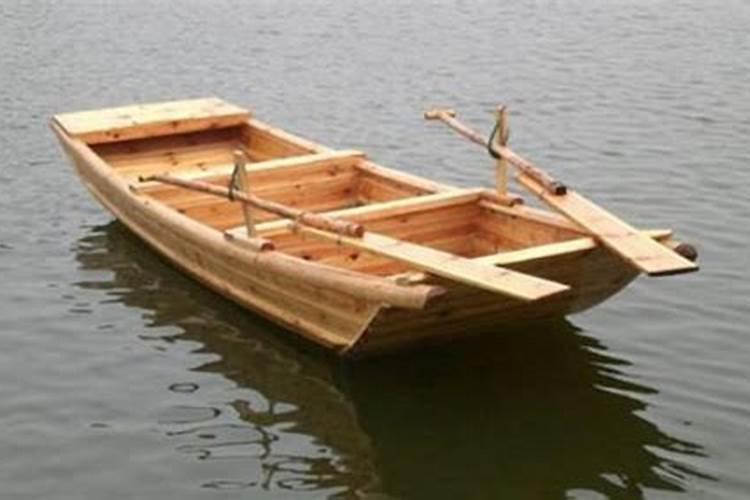梦见岸边木船装满水啥意思